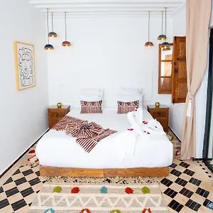  Bed & Breakfast Nelia Marrakech, Collection